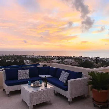 Sea View Penthouse-style *