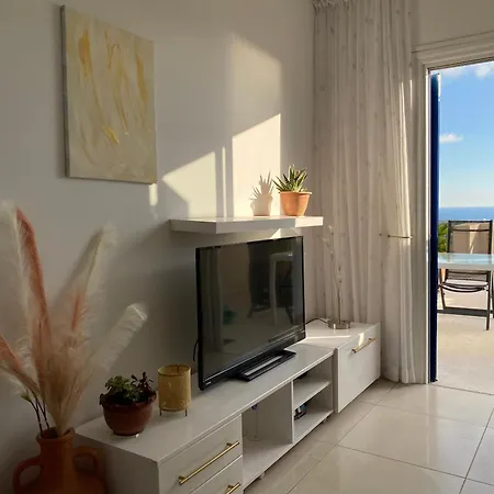 Sea View Penthouse-style