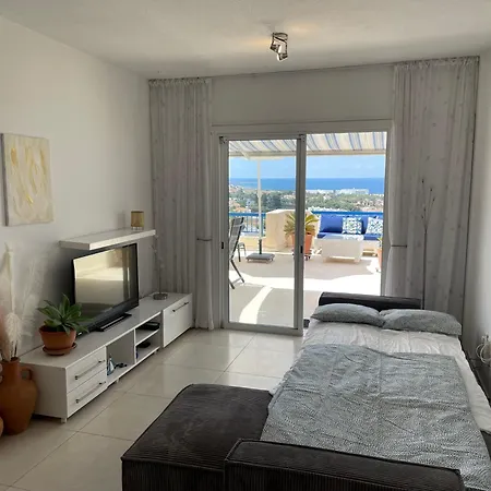 Sea View Penthouse-style *