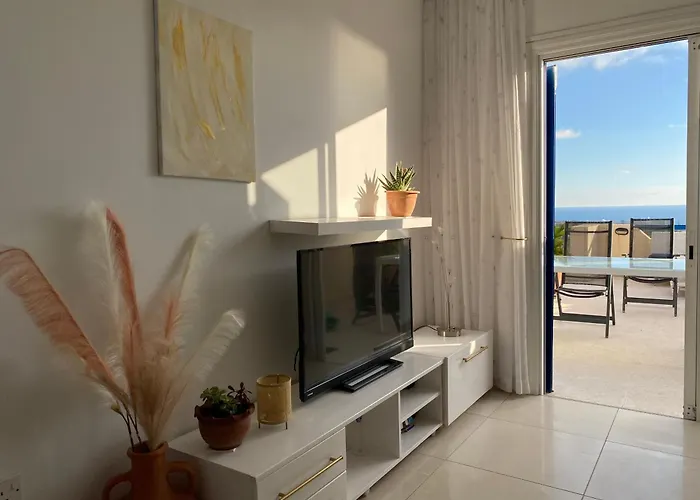 Sea View Penthouse-style