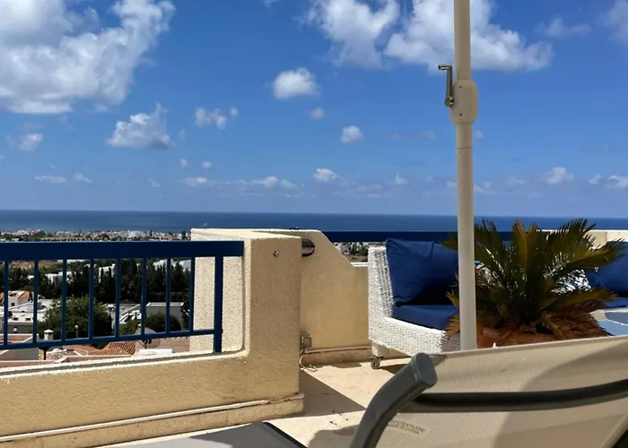 Sea View Penthouse-style * Klorakas