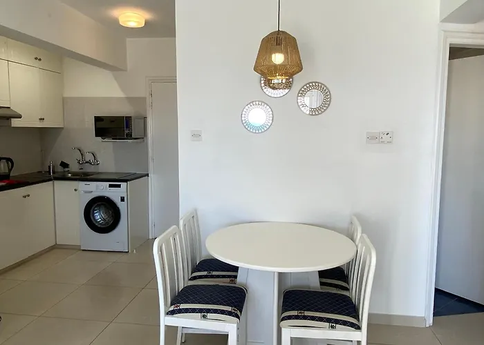 Sea View Penthouse-style Klorakas