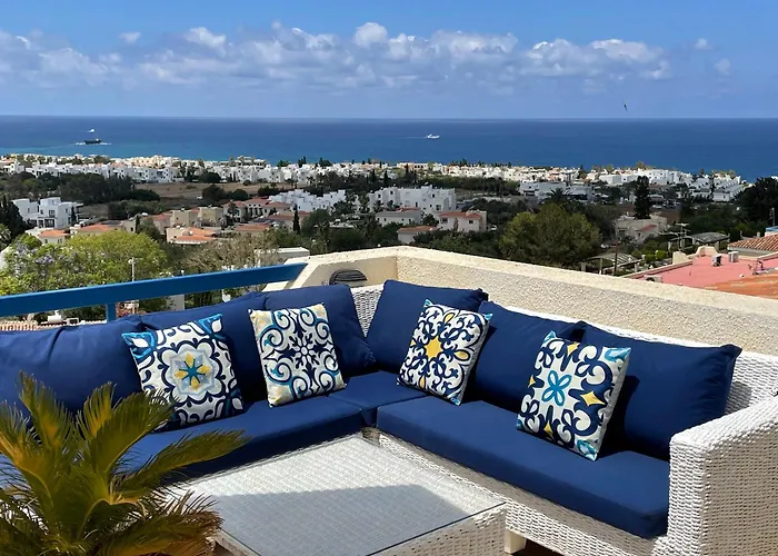 Sea View Penthouse-style Apartament *