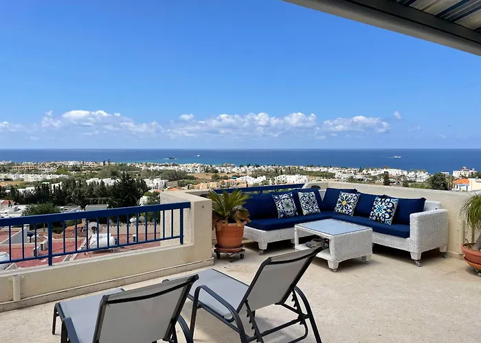 Sea View Penthouse-style Apartament *